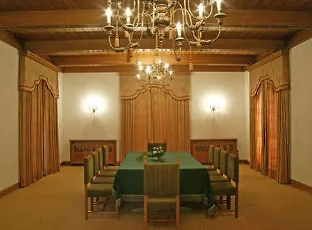 Szálloda Palace Arbanaszi