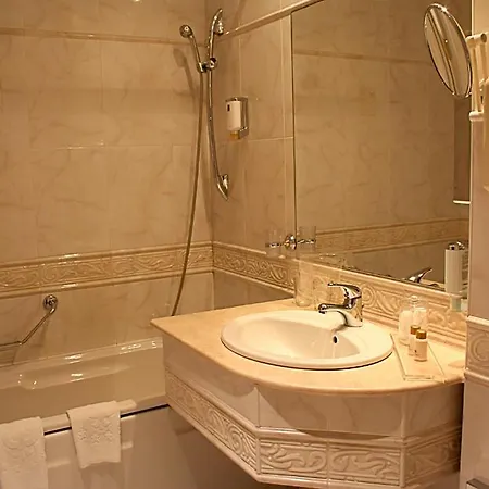 Palace 5*