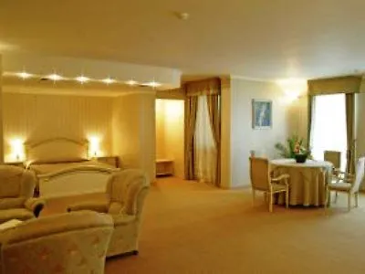 Palace Hotel 5*